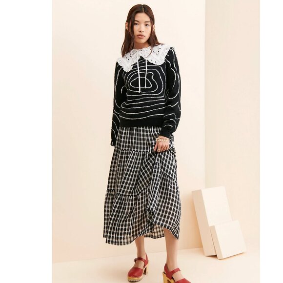 Black Spiral Sweater, Size Medium, Oversized Playful Knit for Fall, Black White - Picture 6 of 7